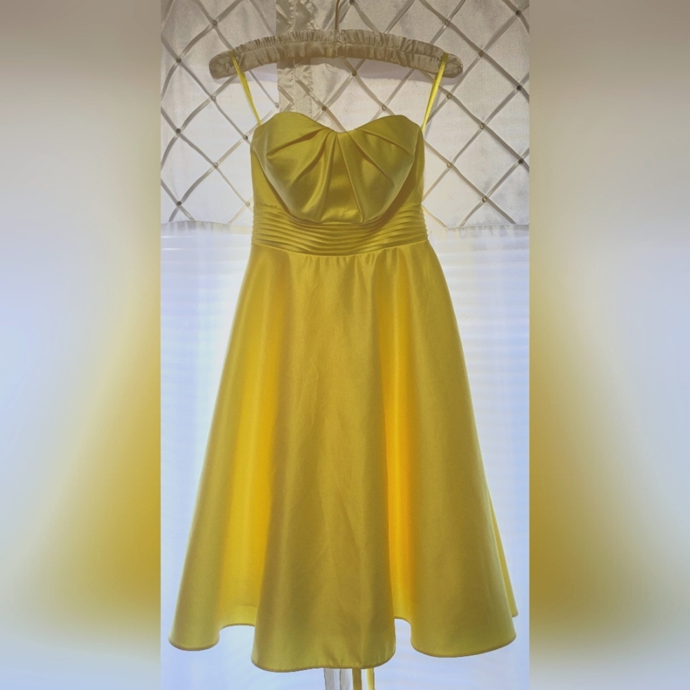 Modern Maids dress and shawl, yellow, size 4
